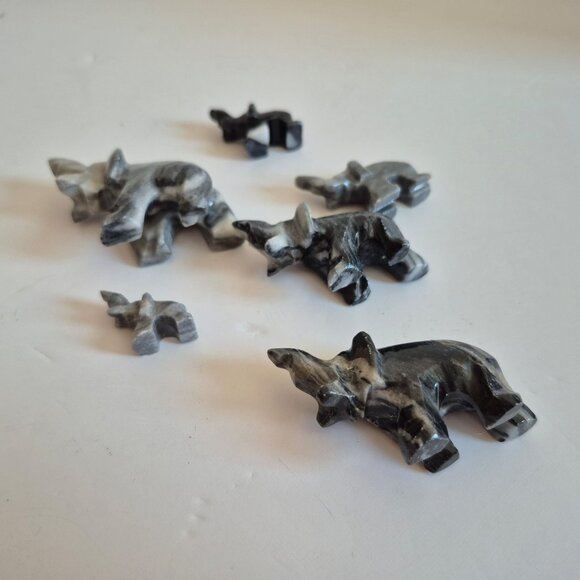 Family of 6 Grey Marble Elephant Figurines | Hand-Carved Natural Stone | Graduat - Picture 3 of 5